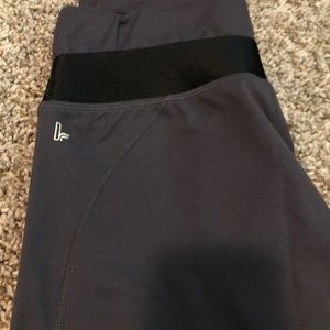 Fabletics charcoal 7/8 leggings